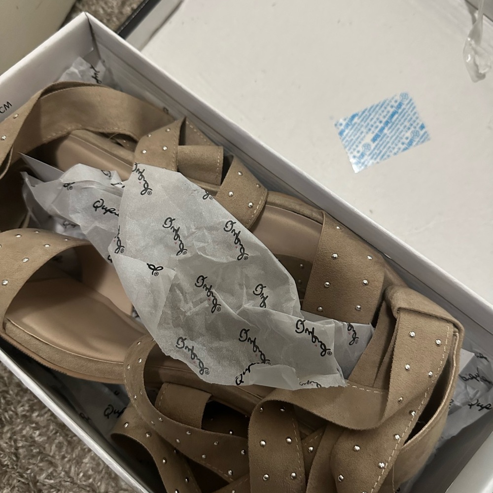 Qupid Tan Women's Sandals